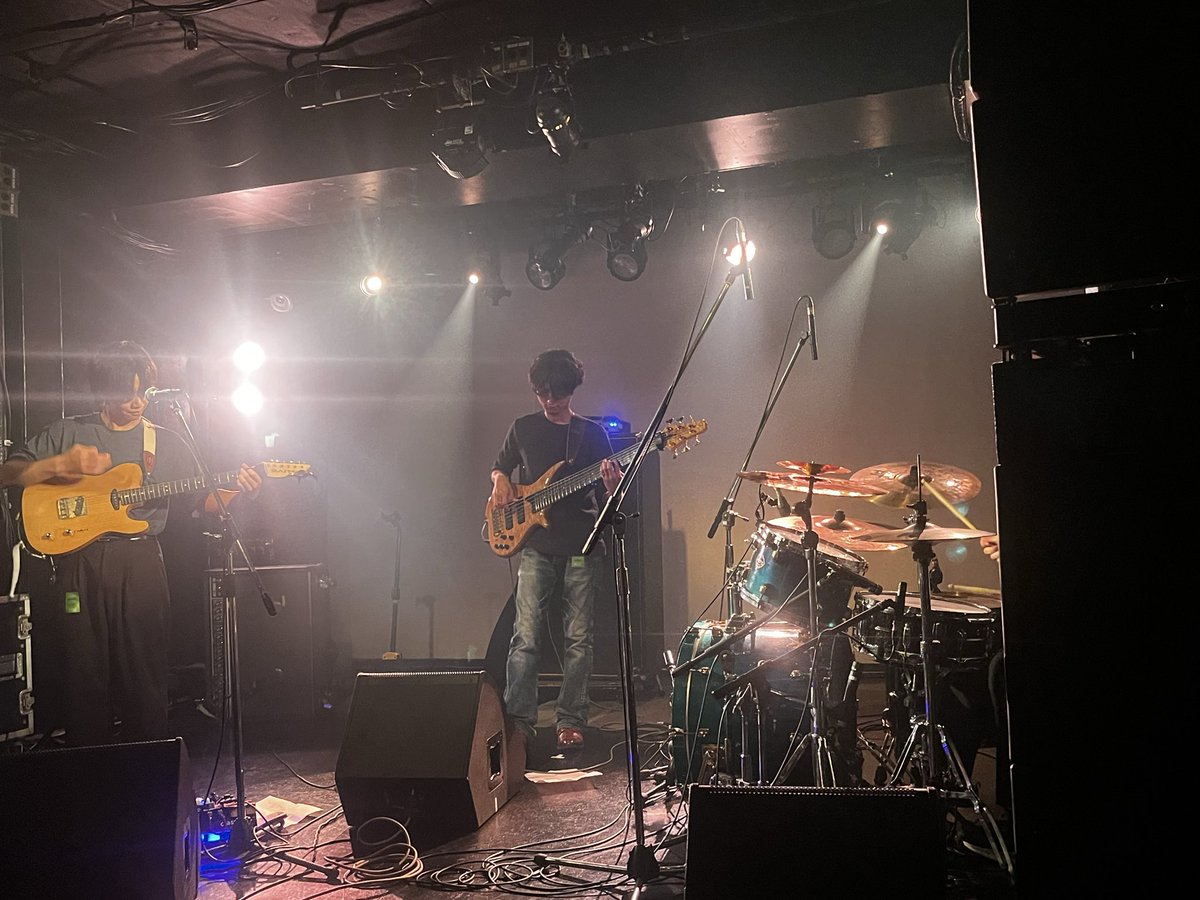 kg_mikiko's tweet photo. nosuriとSasaki Shotaとして弾き語りでご一緒してたThe Lit FIXION観に下北沢ERAに行ってきた。

Hibariさんは間に合わず見れなかったの悔しい！
missing yokoも懐かしさも新しさもあって良かった！ https://t.co/N3TC1HODWl