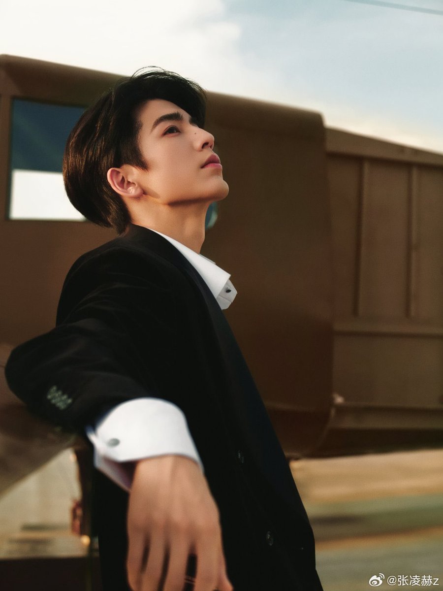 PG0215's tweet photo. มู่หลงชิงอี้หล่อม๊ากกกกกกกกกกก ก.ไก่ ล้านตัว https://t.co/zPmaZ2cEpK