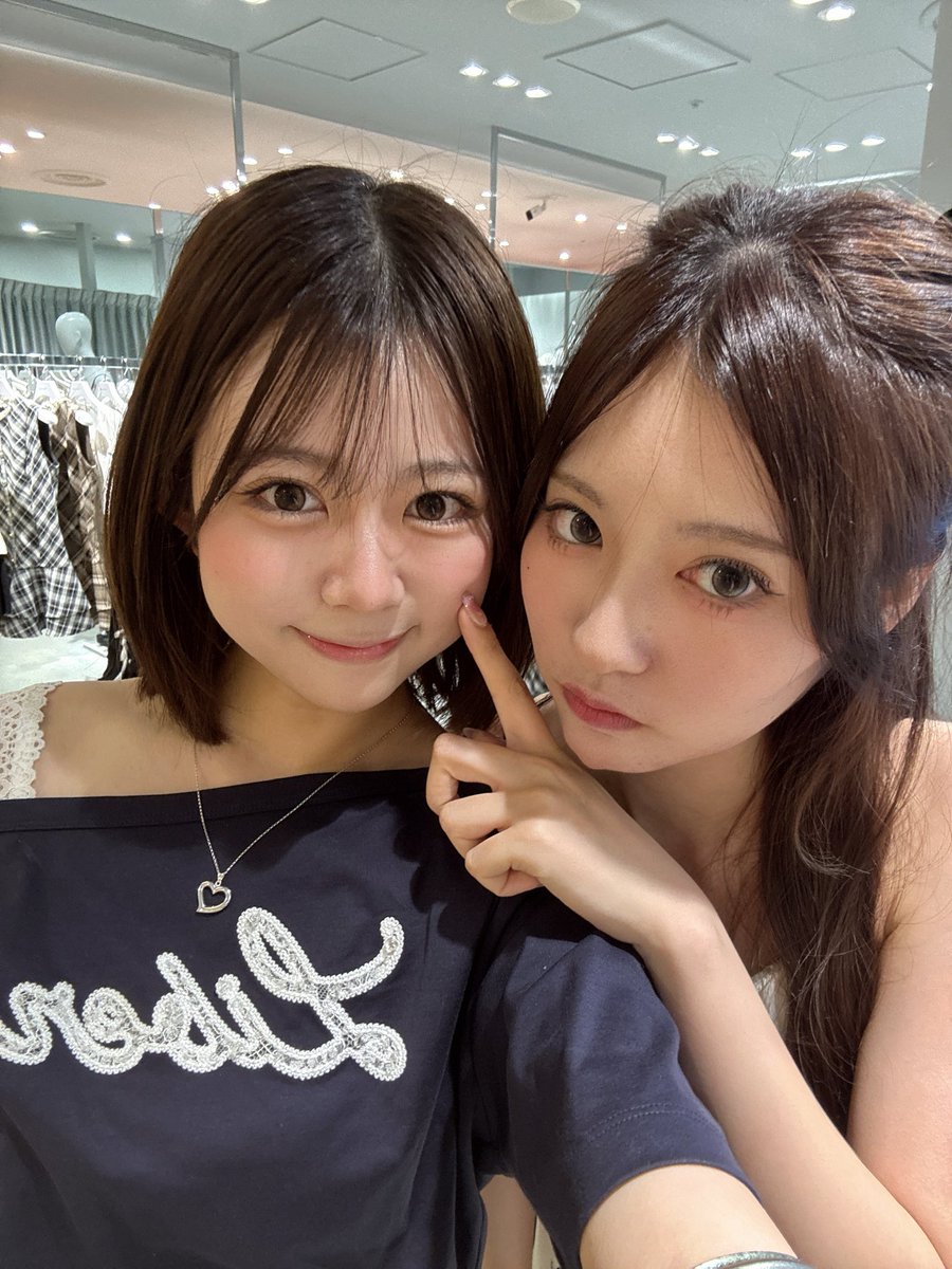 misskeio6_ayano's tweet photo. エムミーエメとかダーリッチみたいなブランド、可愛くて着てみたいお洋服いっぱいあるけど私はカリカリになれないので一生買えないの悔しい😭😭😭

勤務中の萌乃ちゃんに会ってきちゃったんですけど、似合いすぎてました流石です🤍 https://t.co/EVcjyssNHR
