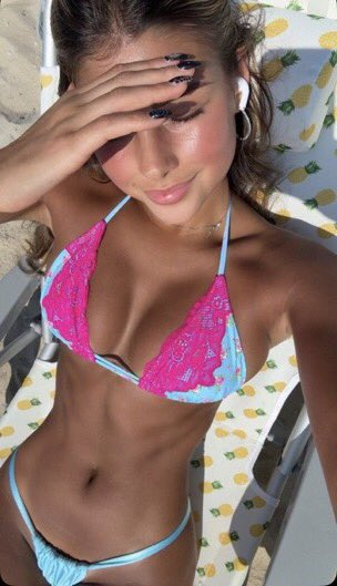 paydaddycf's tweet photo. Bops in pink make it hard for unc to think🤤 https://t.co/FPbedS23b7