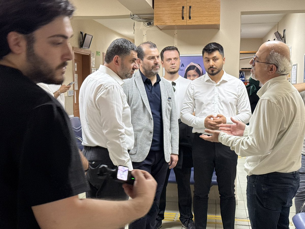 serefcolak's tweet photo. İstanbul Milletvekilimiz Yahya Çelik ile birlikte #HerMahallesiyleTuzla diyerek Aydıntepe mahallesi esnafımızla bir araya geldik. Güçlü yarınlarımız için esnafımızın her zaman yanındayız. https://t.co/JbiASsQnRc