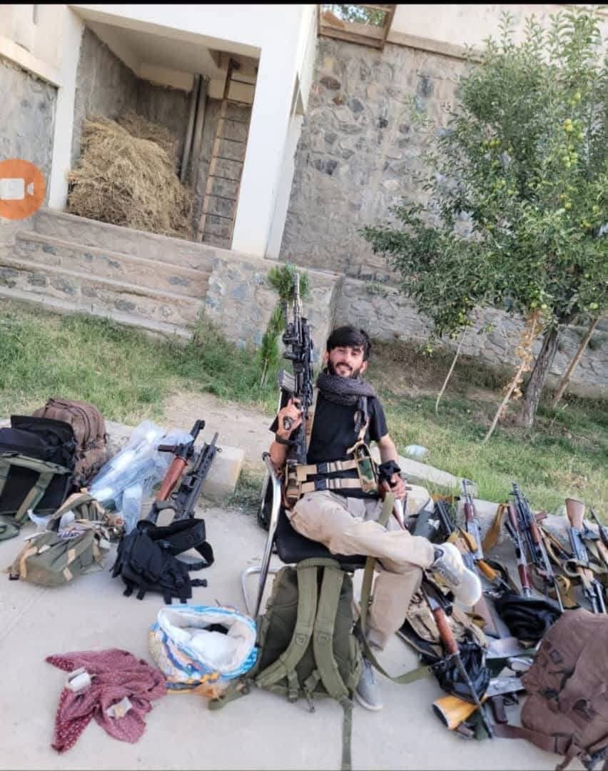 mo_tabesh's tweet photo. حمله ای برق آسا، دقیق و محاسبه شده سپاهیان میهن نشان داد که تالبان آنچنان که مدعی حاکمیت بر کشور را دارند دروغی بیش نیست. خدا قوت دلیر مردان. https://t.co/OWRePQkyBY