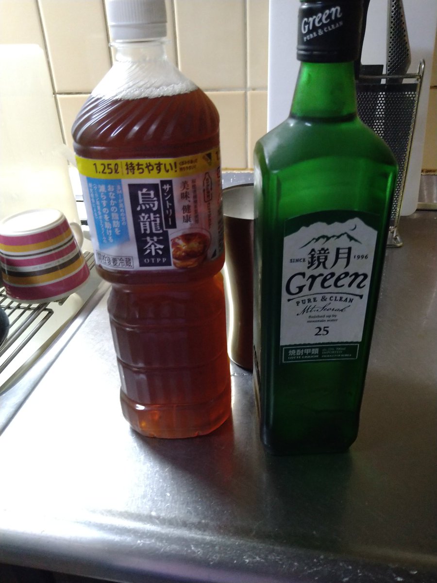 masayadesu007's tweet photo. 実は初めて鏡月飲んだけどすっきりして飲みやすい。 #きゃんちゅー #原宿テレビ https://t.co/tbdvBjYkGN