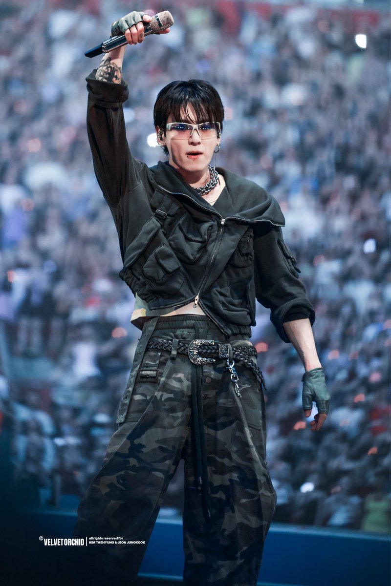 velvetorchid_kt's tweet photo. 260712 🕶🖤
#정국 #JUNGKOOK
#방탄소년단 #BTS @BTS_twt https://t.co/JWS8z20S9L