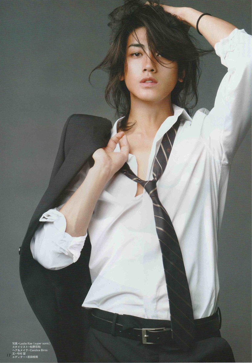 tnmy_jin's tweet photo. 色気のある男のシャツのボタンなんて開いてれば開いてるほどいいんだから常に超開けてて https://t.co/Epprz0mhk3