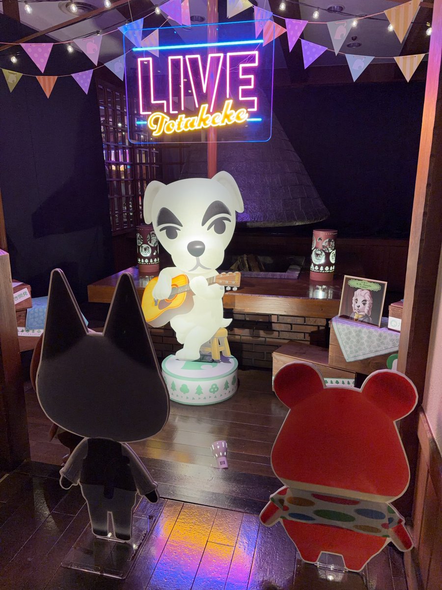 hirota5927's tweet photo. ライブ！　いろんな曲が流れ続けて感激。このコラボすごいのは、ポイントごとにBGMかけてくれて気分が盛り上がるところ！ https://t.co/BwEcoFNZ0L