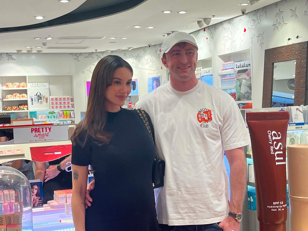 Push_Alerts's tweet photo. LOOK: Miss Universe Philippines 2022 Celeste Cortesi and partner Jon Sterling grace the launching of the first retail store of the beauty queen’s cosmetic brand in Makati City.
#PUSHABSCBN #pushupdates #CelesteCortesi
📸 Nikka Sabio https://t.co/k2hdg6mVnv