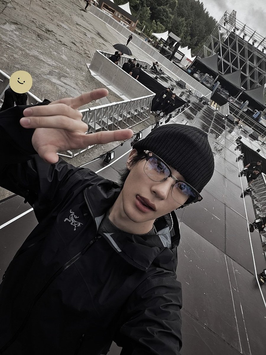Lmeeanton's tweet photo. How was the stage, Briize? https://t.co/JpLlsLalL5