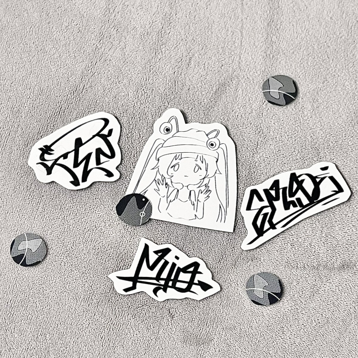 tsuyowa_240's tweet photo. オリジナルのステッカー作ってみました❕
#EMOLI https://t.co/MpOrqrbGkp