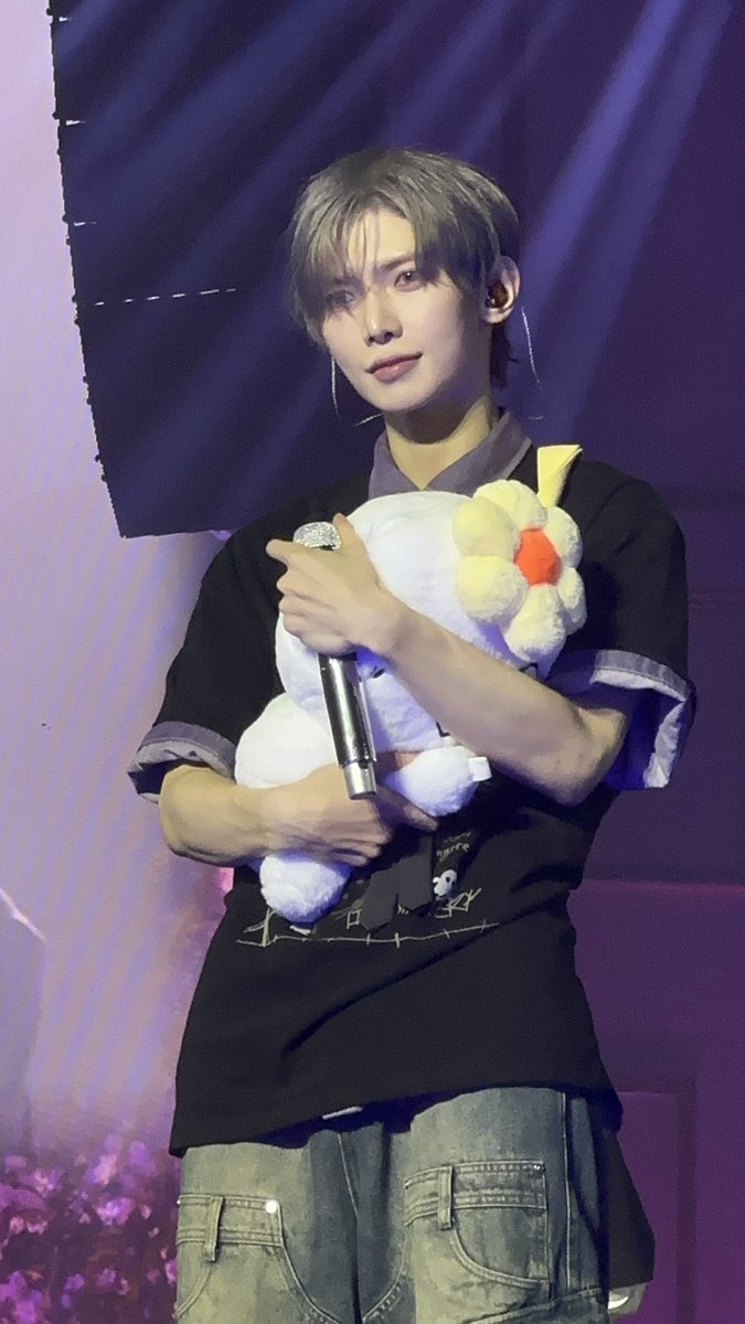 yeorever's tweet photo. 270717 never separate Yeosang and Hehetmon
#ateez_fanmeeting #yeosang #여상 https://t.co/WVBPqdRW8Q