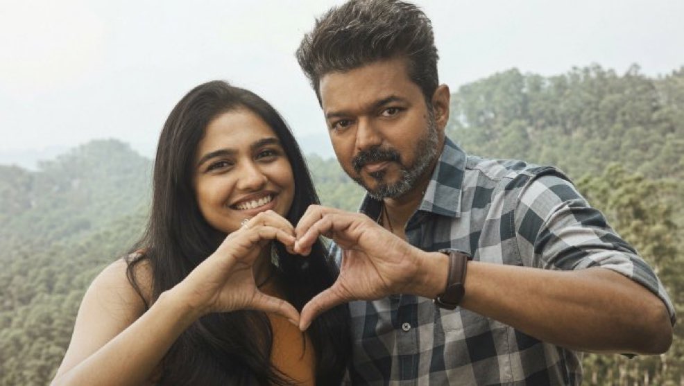 Ayyappan_1504's tweet photo. Thalapathy &amp; Mamitha ❤️🫶🏻 https://t.co/t0SAKHedoc