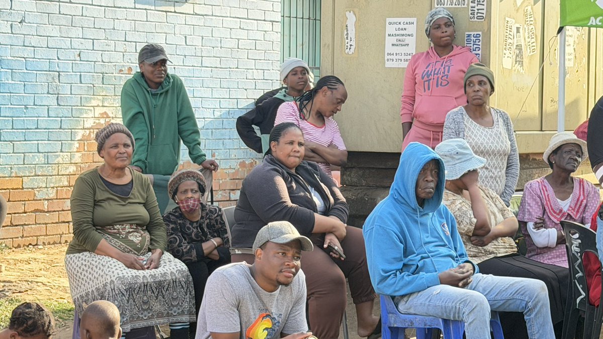 XolaniKhumalo_'s tweet photo. In Ward 5 with Branch Chairperson Joseph “MJ” Boya, we are engaging residents on the ActionSA Plan to Fix Ekurhuleni.  

#VoteActionSA #Xolani4Mayor https://t.co/fzvKKLUEaw