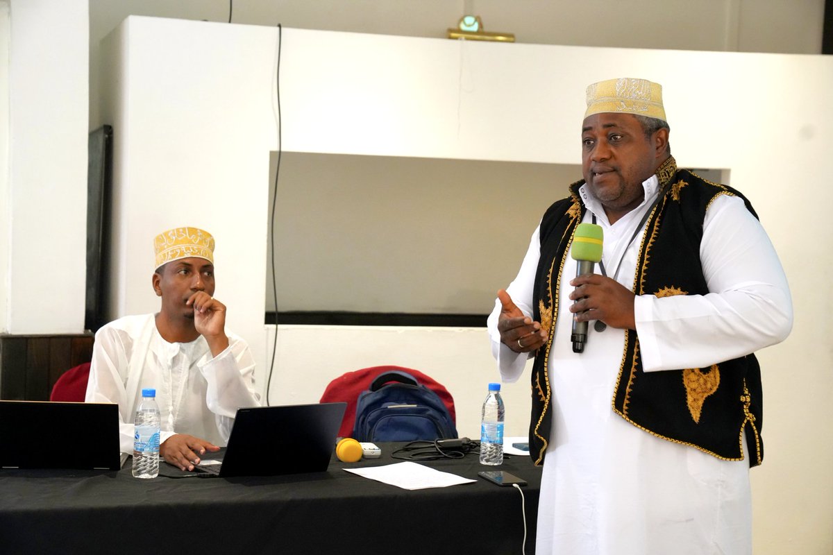 amgcomores's tweet photo. 🗞️ Les médias, partenaires essentiels de la réussite de l’#AMG.

Le Forum médias a réuni journalistes,communicants et partenaires autour d’un objectif commun: renforcer une information fiable, lutter contre la désinformation et accompagner la mise en œuvre de l’AMG

#AMG #CSU https://t.co/UxSYKLYLqw