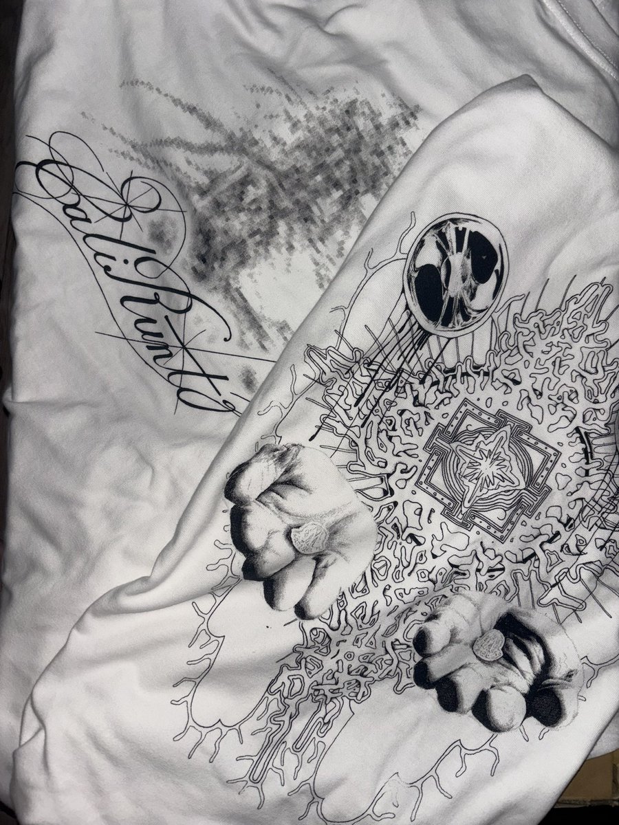 foshoT_'s tweet photo. Tシャツが出ます https://t.co/NWYPPPtVai