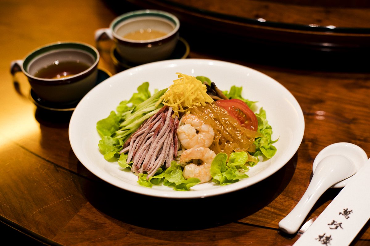 POPEYE_Magazine's tweet photo. ディナーは『萬珍樓 本店』の冷やし中華で。
劇作家・根本宗子さんがKAATでの稽古帰りに食べたひんやりした真夏の憩いの一皿。
#popeyemagazine
#東京から南へ
#僕の好きな横濱
#横浜中華街 https://t.co/BfZn6Djcoq