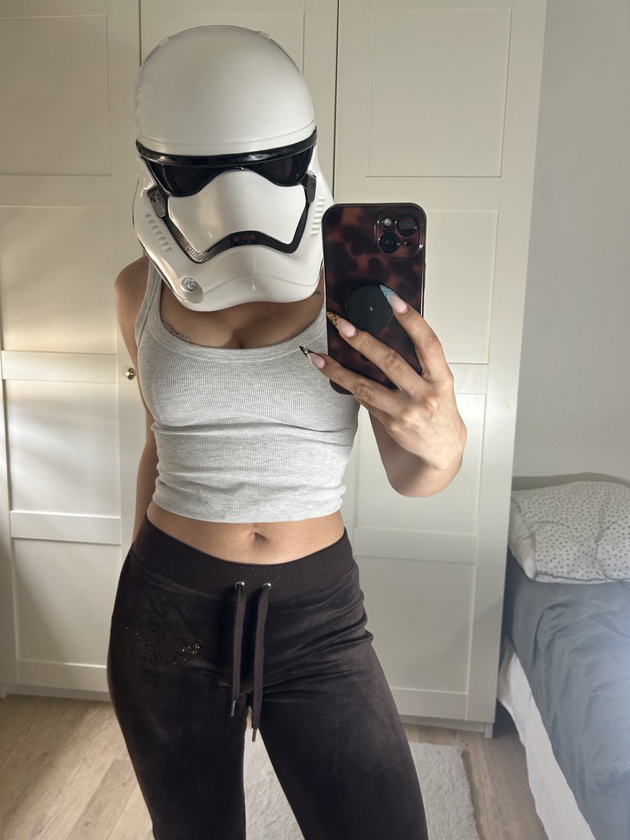 louna_trooper's tweet photo. Coucou, je peux venir t’embêter en dm ? ☺️ https://t.co/tvIdfZ0HFC