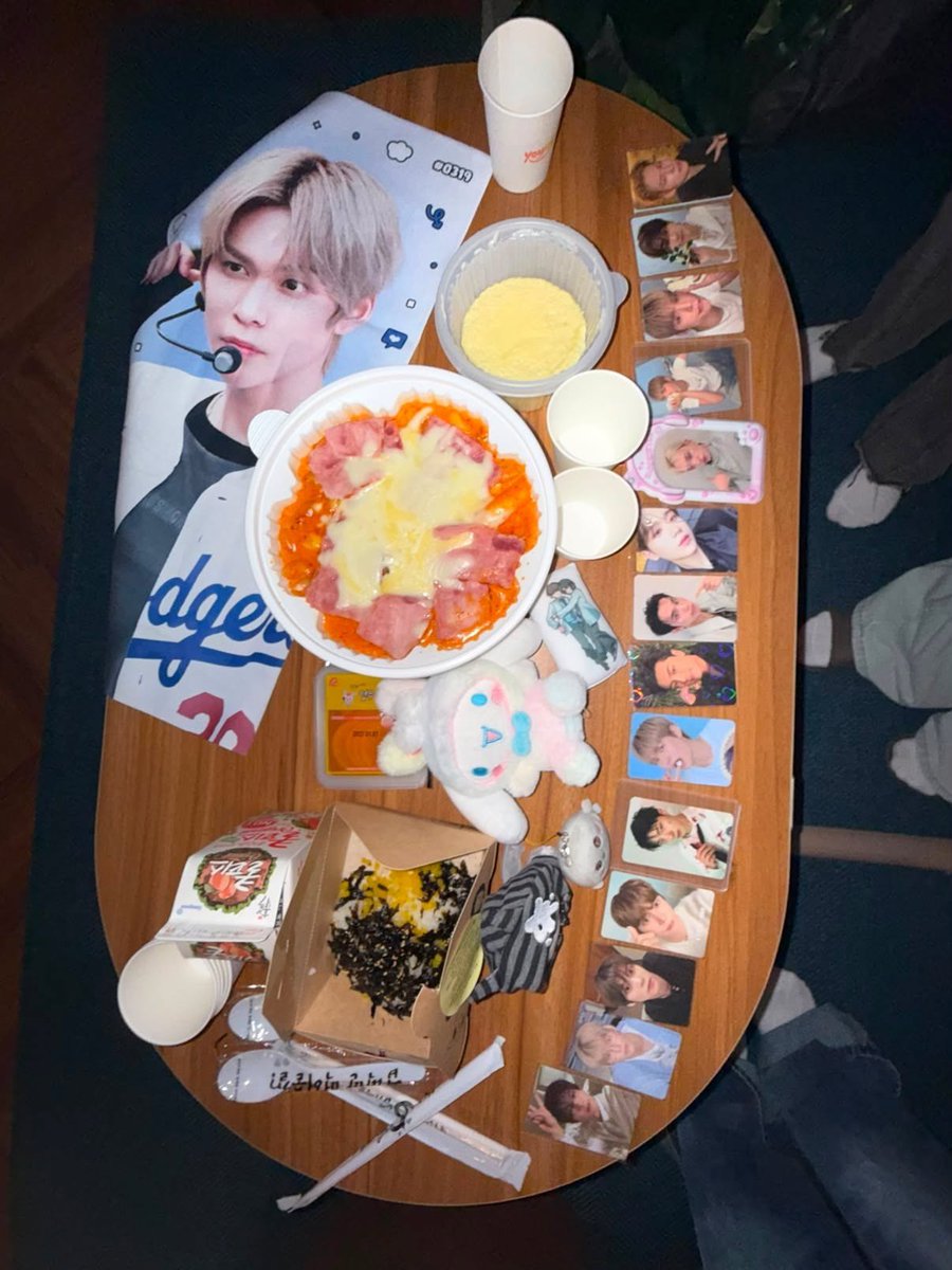 zxluvvo's tweet photo. 4개월만에 만낫어요

오랜만에 만나서 저번보다 더 알차고 재밌게 놀앗음 💗💗
걸스나잇푸드랑 감성카페가서 먹엇땋ㅎ (근데음료수너무���쌋어...)
12시30분에 만낫는데 저녁 9시?까지 함께해떠어ㅓ 아진짜너무너무 행복했고.. 시간이 너무 빨리가서 아쉽..
성인됏을때는 더 오래놀자 팀ㅈㄷㄷ 사랑해 https://t.co/tqoGDAD4be