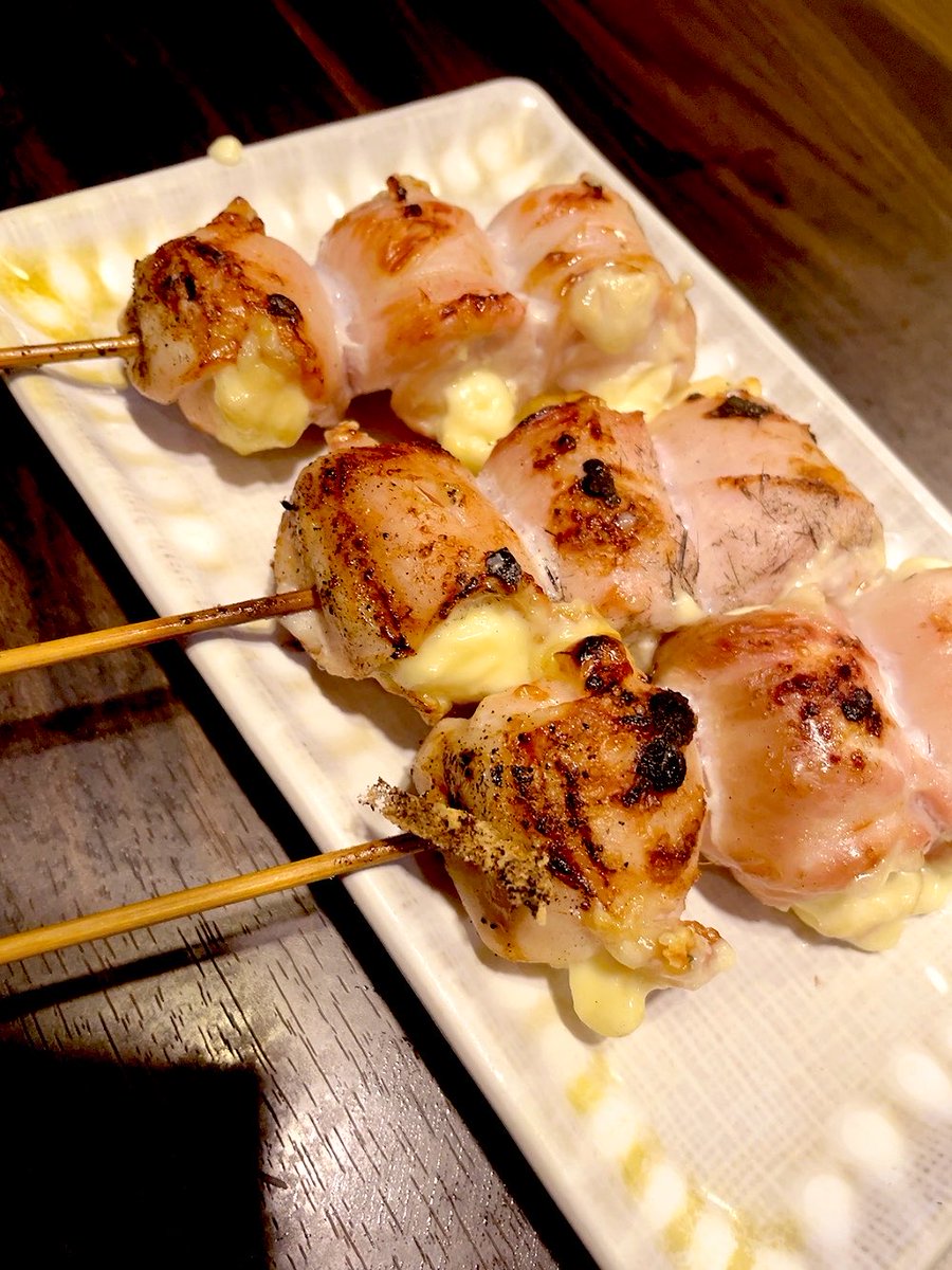 baruko_dayo's tweet photo. 3.5キロ痩せれたからご飯食べに行きました！
かろうじて2枚撮れた！！！
焼き鳥美味しすぎか！！！ https://t.co/pXakSwGQp3