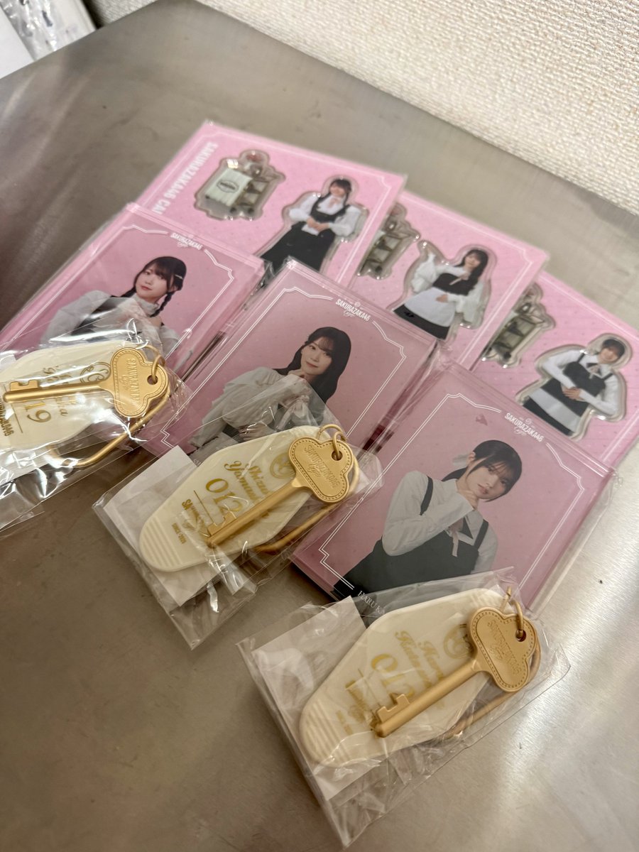 Spa_Orange's tweet photo. ポスター無かったけど
コースターはしーさんだったから嬉しい。
まりのちゃんとはるさんもかわいい。

去年ぶりですねと言われるほどなので
オレンジジュース飲みながら
再入荷するのを気長に待ちます。
#櫻坂46_Whatslonesome 
#櫻坂46 #Sakurazaka46
#櫻坂46CAFE #櫻坂46カフェ https://t.co/nk2Q3w9FZL