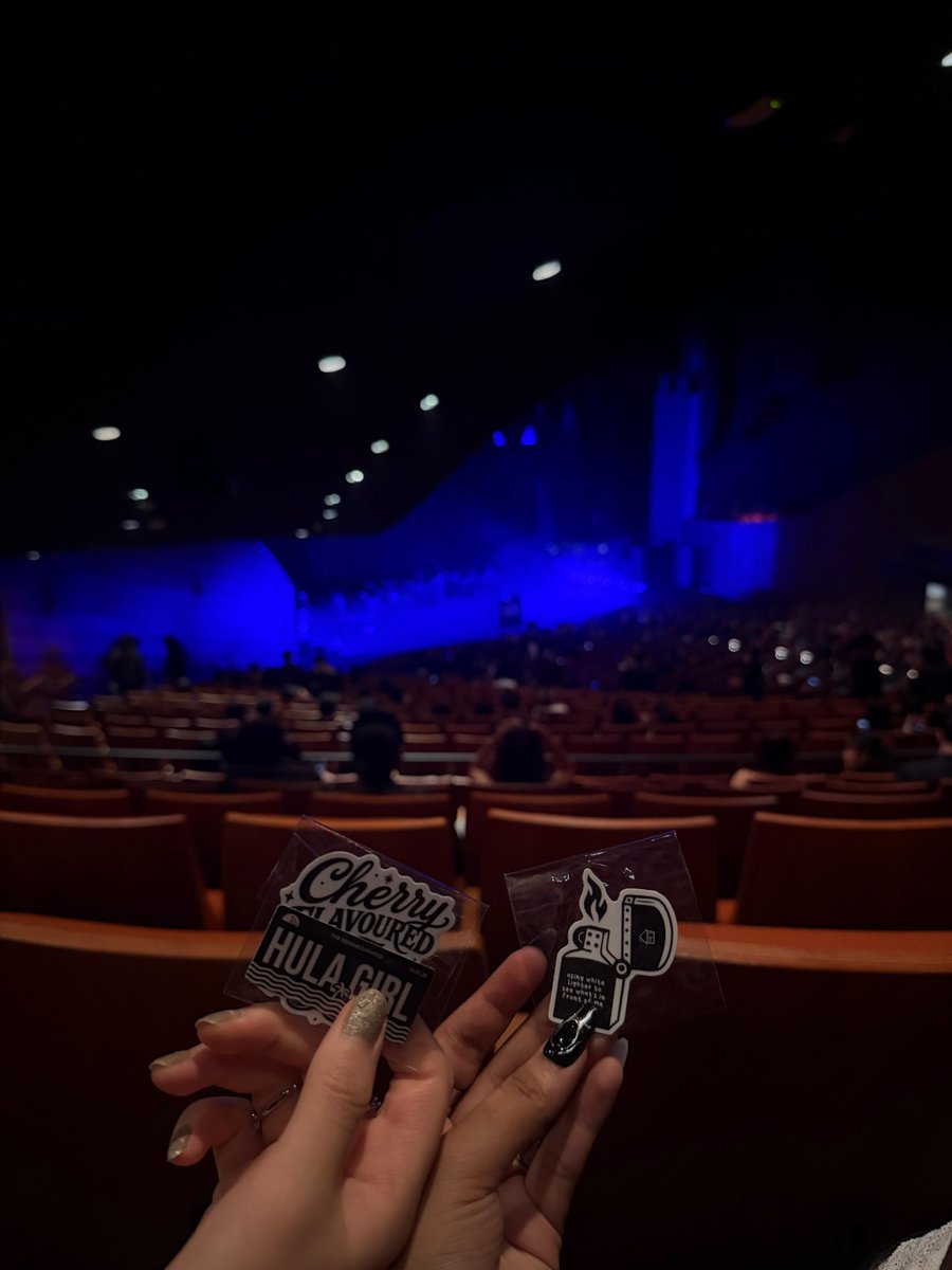 CressidiaVT's tweet photo. Late post but nbhd concert !! (I can nvr shut up about it ) https://t.co/JgPqV7vA89