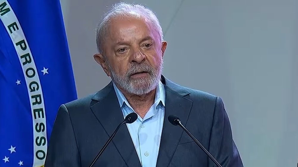 gazetadopovo's tweet photo. Governo Lula aguarda nova tarifa de 12,5% dos EUA na próxima semana

https://t.co/lvY1okgAL6 https://t.co/9yq2Oc9aso