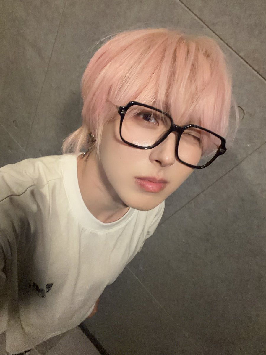 dubu00_we's tweet photo. 이뿌다… 아기 복숭아🍑♡ https://t.co/DuKUHk3NbE