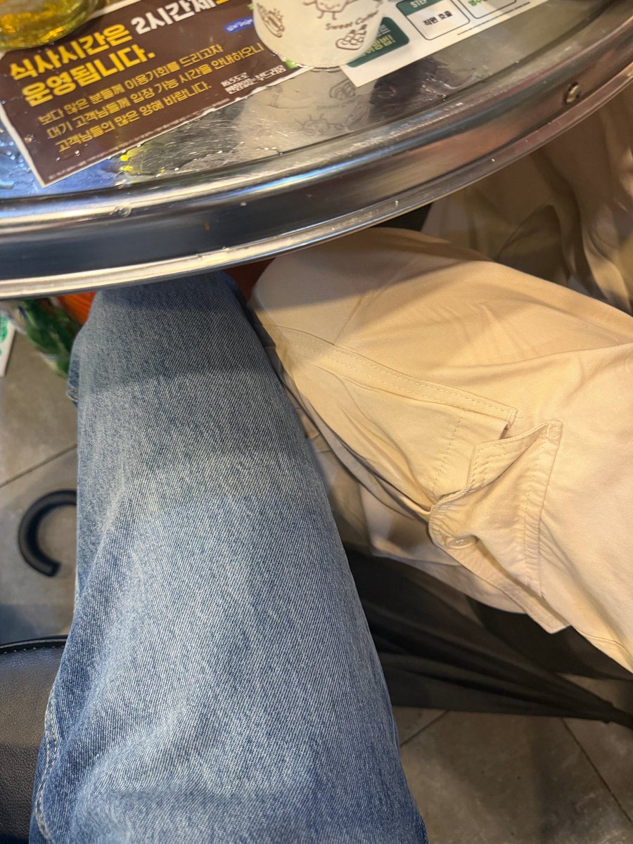 ys_zone_'s tweet photo. 둘이 꽁냥대는 거 지켜보는 팀원들은 무슨 죄죠? https://t.co/61QbWqYsPO