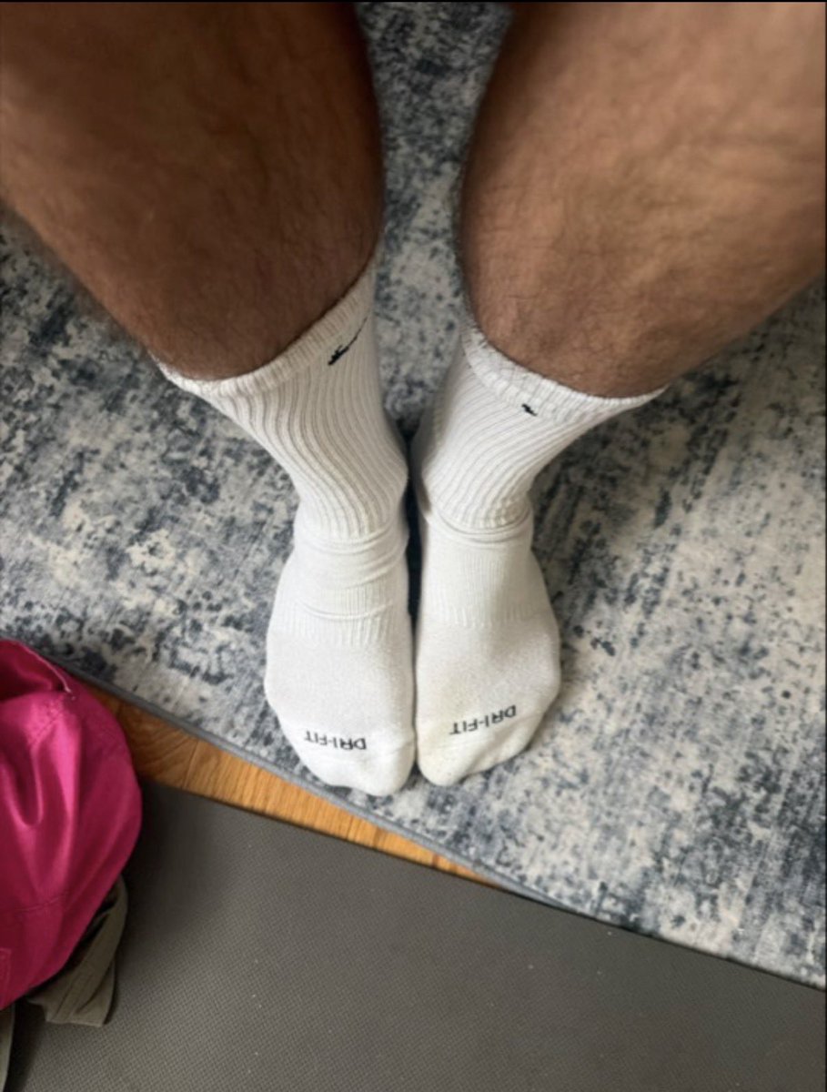 feetbash's tweet photo. Smell my socks #whitenikes #gaysocks https://t.co/AQdZ7Bb3uP