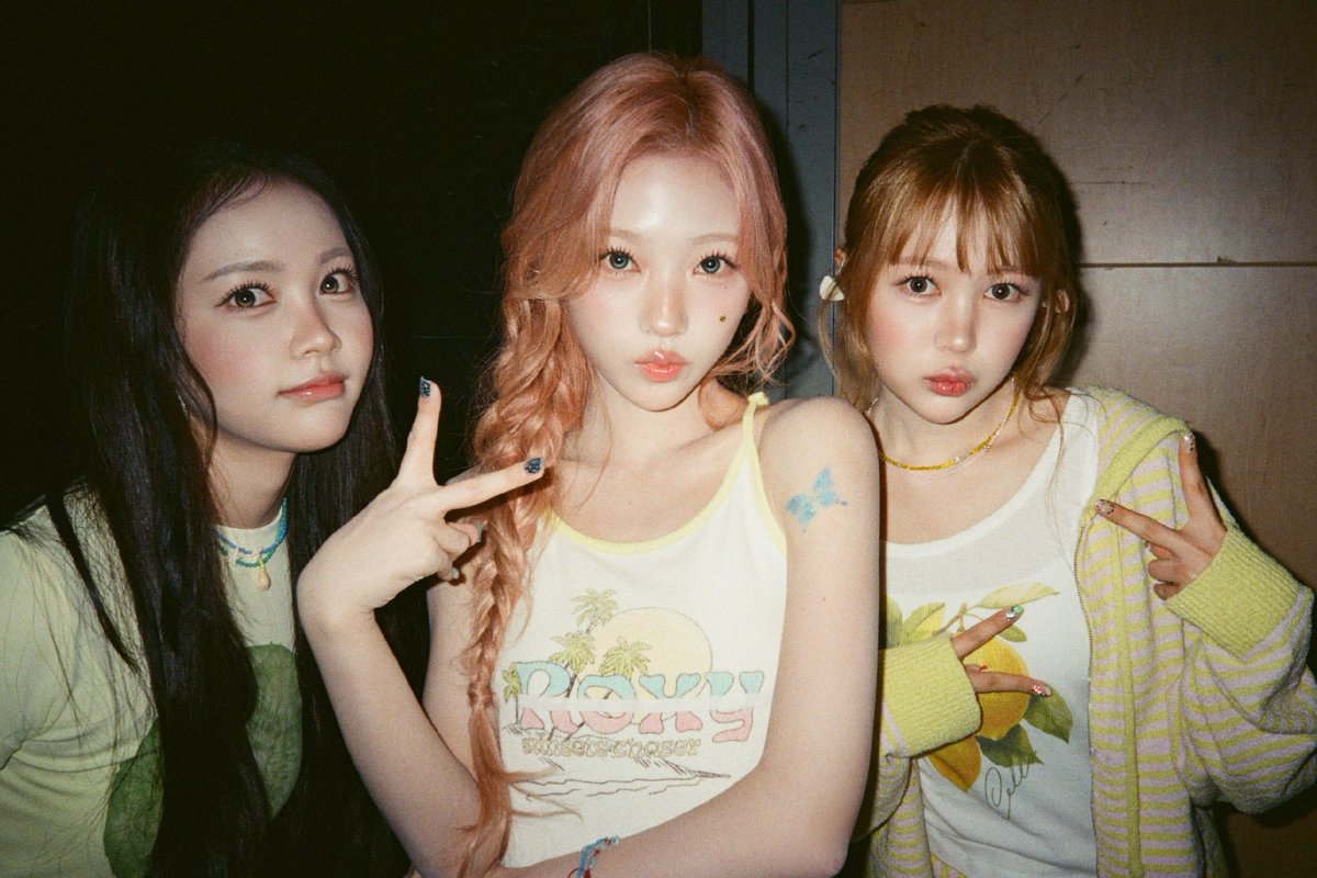 STELLAGLOBALS's tweet photo. [PHOTO] 260716 — Hearts2Hearts Instagram Update w/#STELLA And The Rest Of Her Members.

"심장 소리는 두근 내 코는 찡긋 #ChasingBackToTheLemonTang (My heart goes thump thump, my nose scrunches up #ChasingBackToTheLemonTang)" 

#STELLA #스텔라 #ステラ #金多绚
#Hearts2Hearts #H2H https://t.co/eRssPoMD21