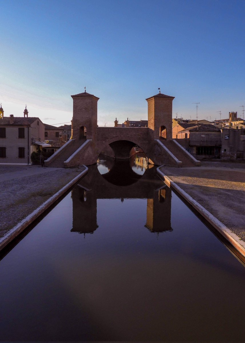 Fede_ebasta's tweet photo. Blue hour in Comacchio

#comacchio #emiliaromagna #reflection #photography #lemiefoto #17luglio https://t.co/TeUcVC3KkZ