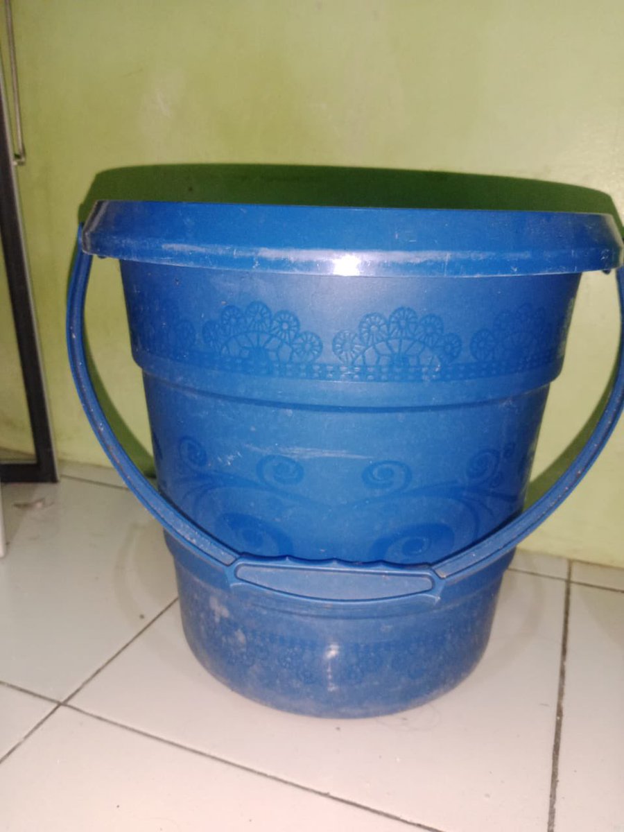 muffffyi's tweet photo. @unicefess rak sepatu 10K free pembersih kecil
galon 15K
ember ijo 15K free kemonceng https://t.co/8ScAsYSntK