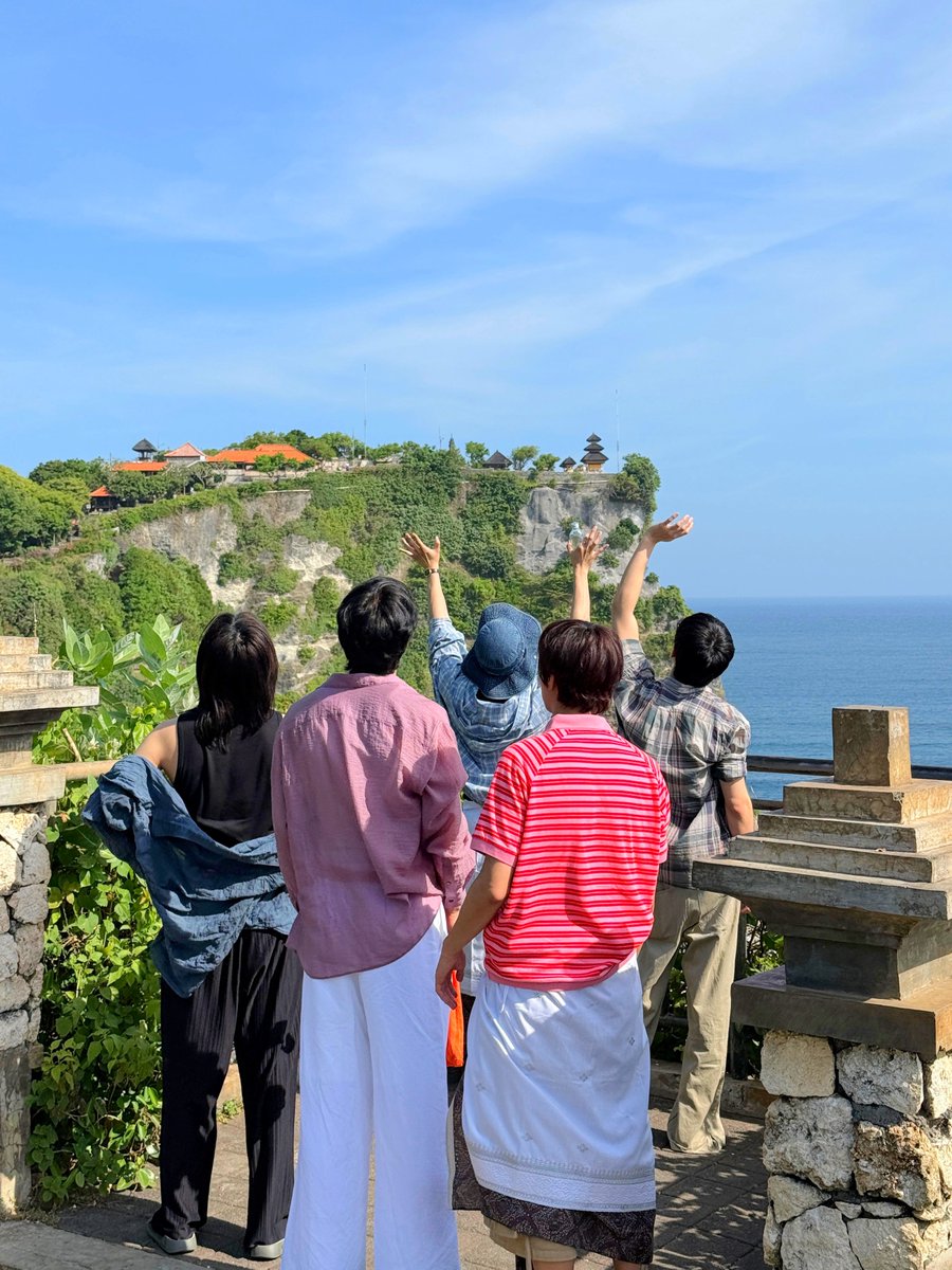 NCTsmtown_127's tweet photo. #NCT127 in Bali

EVERYTHING, ALL AT ONCE, NEO
https://t.co/MQXT0hSFYG 

#NCT127 #127inBali
#NCT_10TH_ANNIVERSARY https://t.co/b5tlhQAtZJ