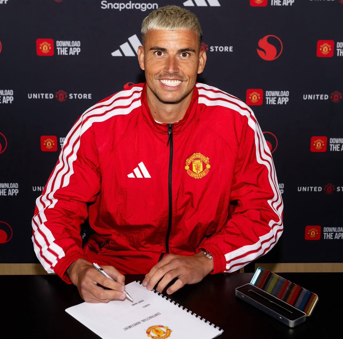 mufcMPB's tweet photo. 🚨 OFFICIAL:

There is NO Benjamin Šeško or Karl Darlow in Manchester United’s travelling squad to face Wrexham. 

Šeško has remained at Carrington as he continues to work towards full fitness after missing the final three games of last season. Darlow will also stay in Manchester with the player in the final stages of recovering from a procedure that he had at the end of last season. 

Both players are expected to be fully fit and available for the start of 2026/27.

#MUFC [MU]