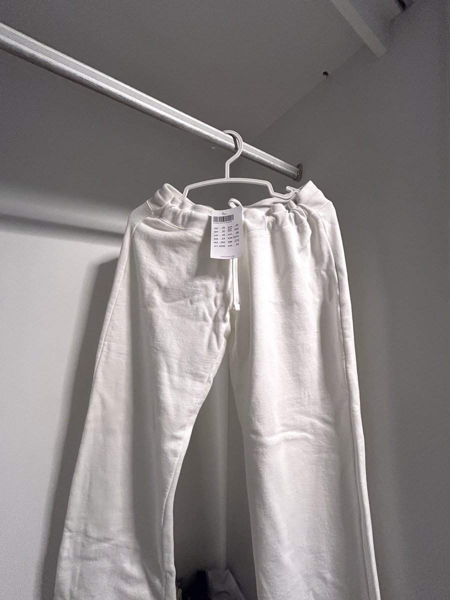 usedagainxoxo's tweet photo. Brandy Melville Sweatpants
 790 รวมส่ง♥️
#ส่งต่อbrandymelville #ส่งต่อเสื้อผ้า
#brandymelvillethailand #brandymelvilleth #ส่งต่อbrandy #brandymelville #ส่งต่อcintage
#cintageshop https://t.co/1KzTrvoEzt