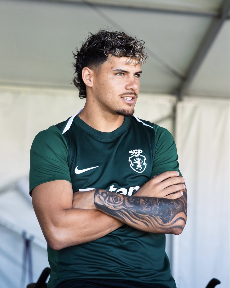 SportingCP's tweet photo. 🫴📸 Manhã de regresso aos treinos com Rodrigo Zalazar e Maxi Araújo integrados ⚡️ https://t.co/KVjZUc9leW