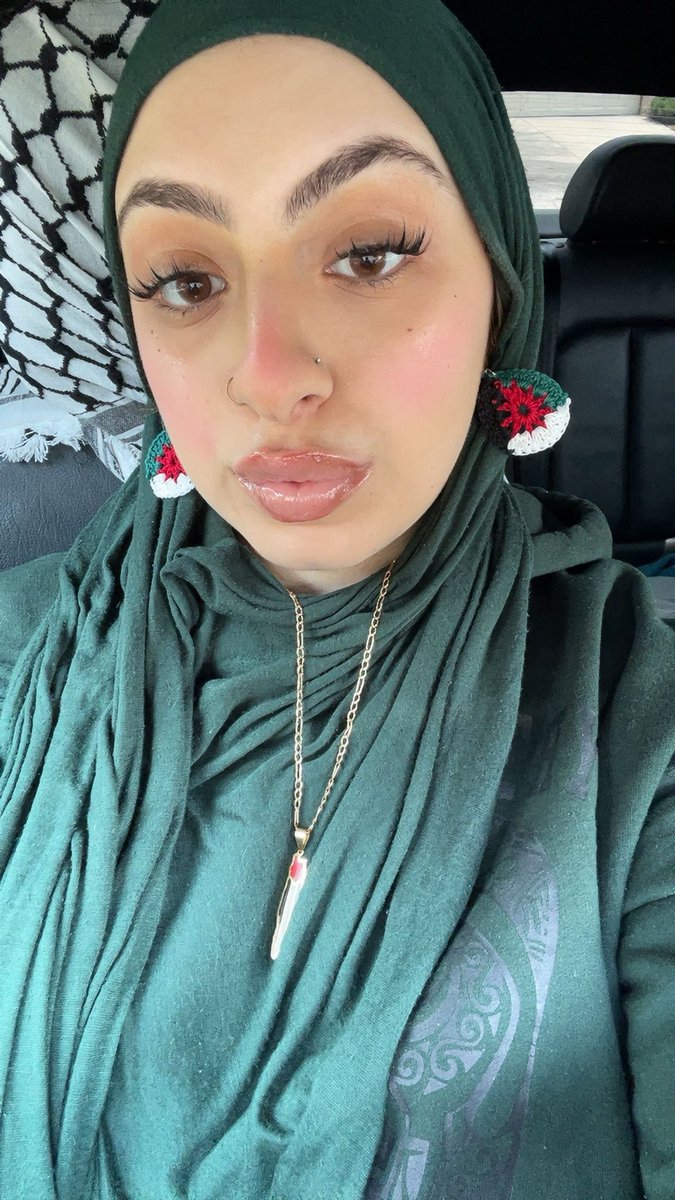 Pathani_kuri_'s tweet photo. In Chamakte hue hontho 👄 ka raaz koi nhi puchega..🤭 aur jisko pata hai wo chup rhega ...🤫 https://t.co/XcH4nGyFzi