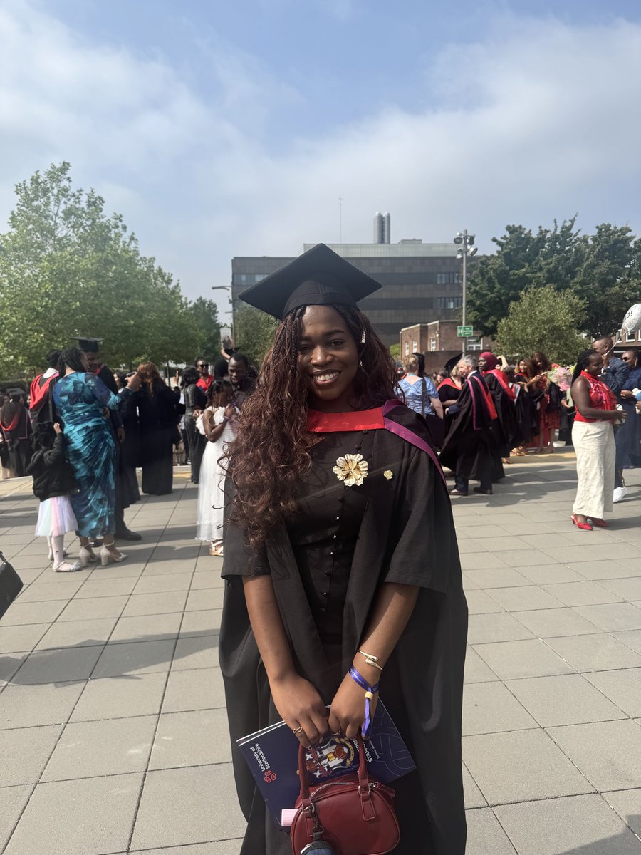 0325ism's tweet photo. Bagged a degree today https://t.co/OYhJFbuhkk