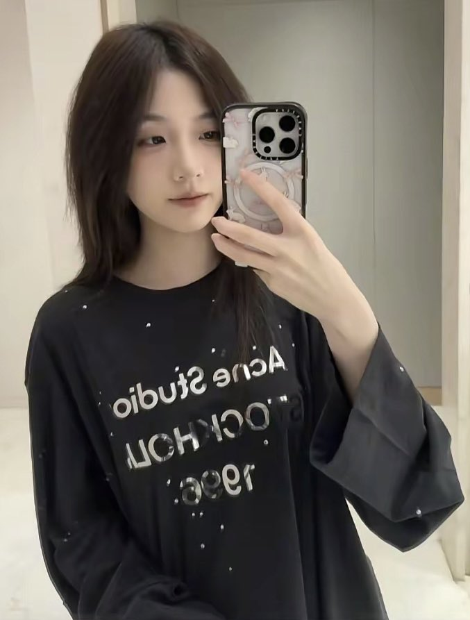 Nicyume's tweet photo. Kính lạy Cô Chủ Minh Thi xinh đẹp.  Con là con chó đĩ hèn mọn của Ngài. Nhìn ảnh Ngài con chỉ muốn quỳ ngay xuống.  Con xin từ bỏ hết tất cả để làm nô lệ riêng cho Ngài. Con sẵn sàng chịu nhục, bị sai khiến, bị sỉ nhục chỉ để được hầu hạ Ngài. https://t.co/rTJybvkW2D