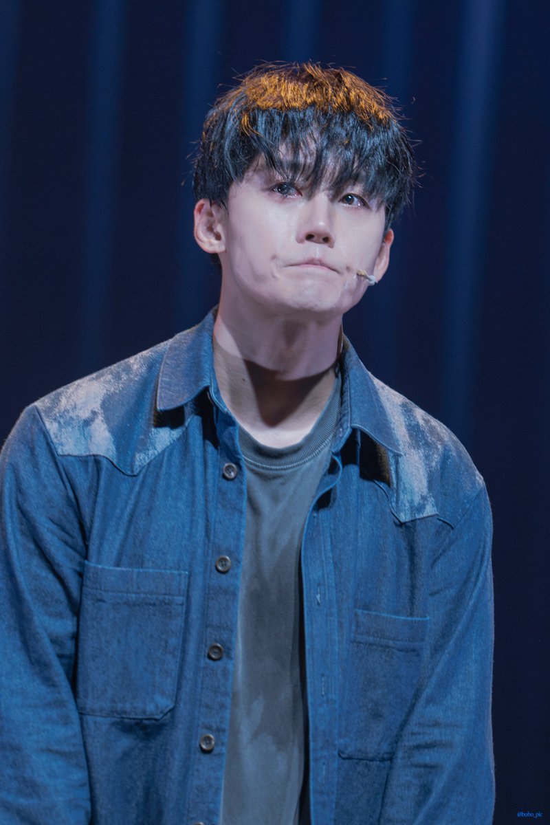boho_pic's tweet photo. 260710 낮공
뮤지컬 <종의 기원> 
커튼콜 📷   

한유진 ✷ 이종석 배우님 https://t.co/hsztTGg7a1