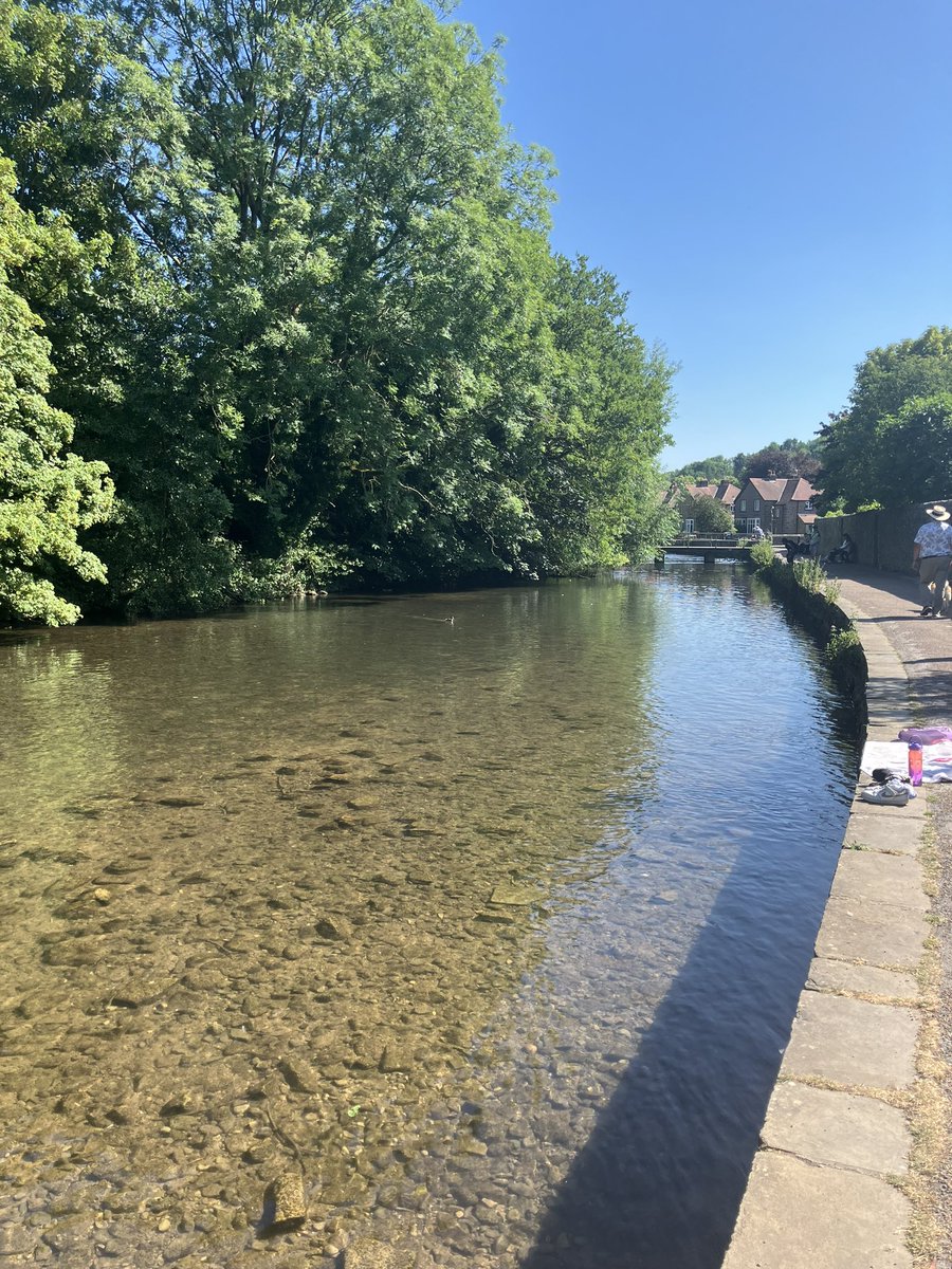 Elizabeth241072's tweet photo. Bakewell

Saturday 11th June 2026

#bakewell #peakdistrict #derbyshire #summer2026 https://t.co/YYfEegFisD