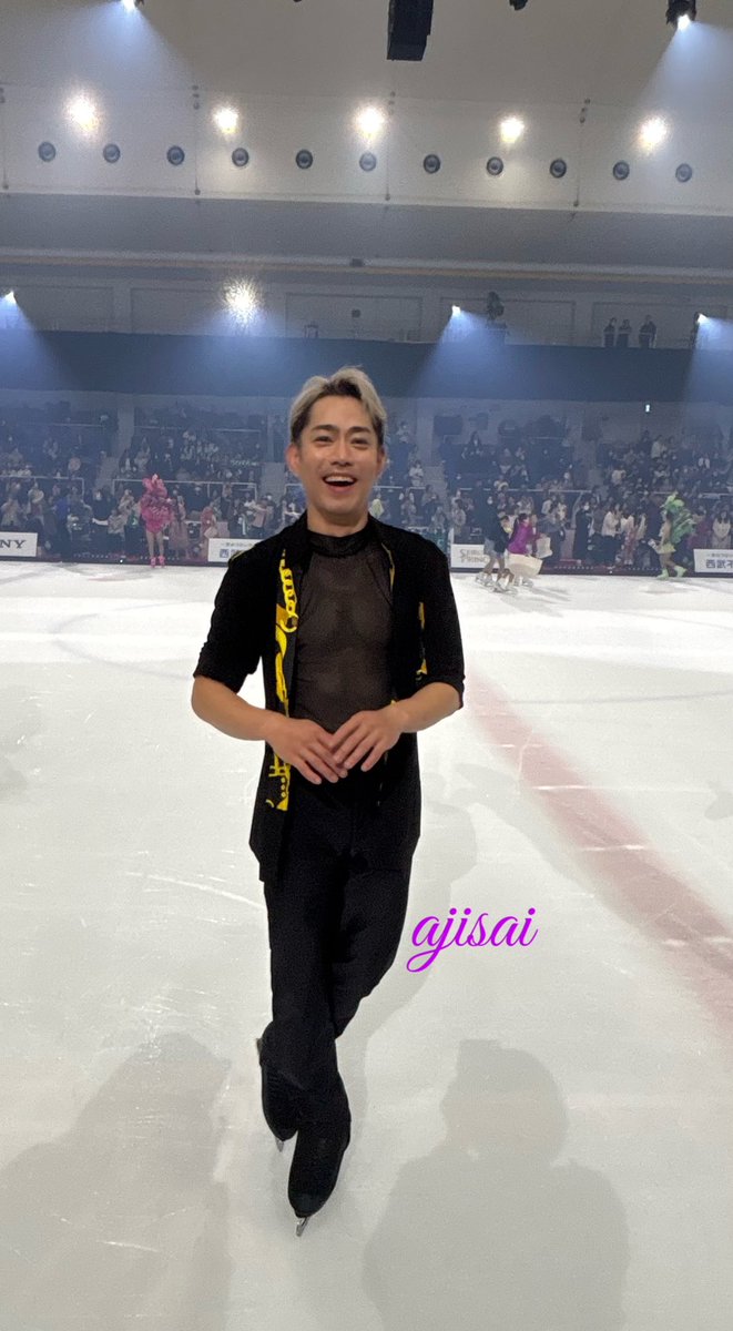 purplearashi's tweet photo. ホントに突然ですが、阿国の舞をお願いしてしまいました🙇‍♀️

えー、覚えてないよ😨
こうやって…🤔
こう？😉
あはは😆

無茶振りにもかかわらず、応えてくださって感激です。MELTの放送も楽しみです💕
有難うございます🙏🙏

#高橋大輔 
#PIW横浜 https://t.co/q4BMvTLWcU