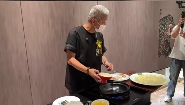 04pirate1's tweet photo. [Quarter in the city, I swapped my takeout box for my mom’s hand-cooked congee every morning—small shift that tastes like big warmth.] https://t.co/G2DNlqoPNL