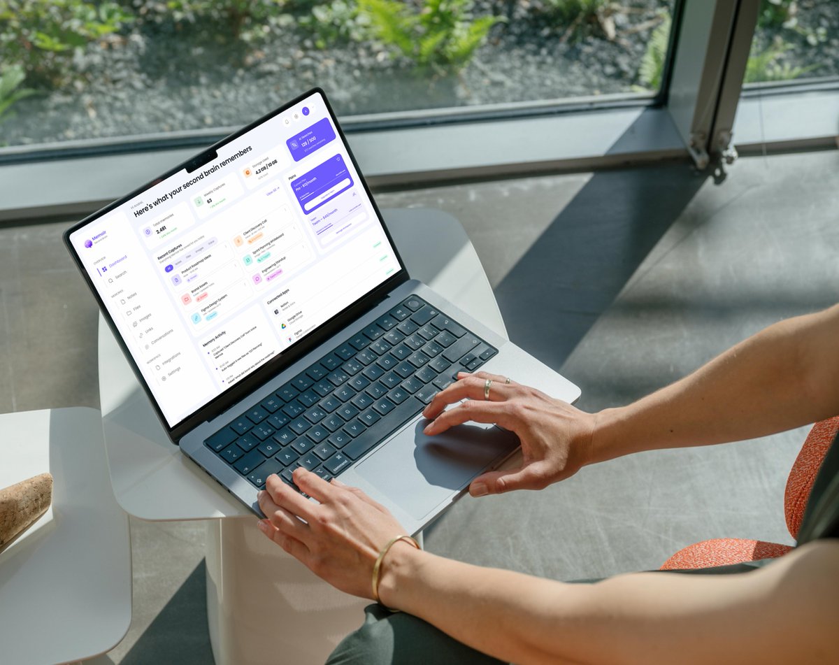ensuesoft's tweet photo. AI Memory Dashboard — a clean productivity dashboard for managing notes, files, voice recordings, and conversations in one place.

Designed in Figma.

#Figma #UIDesign #UXDesign #Dashboard #SaaS #AI #WebDesign #Ensuesoft https://t.co/uqcvETweDG