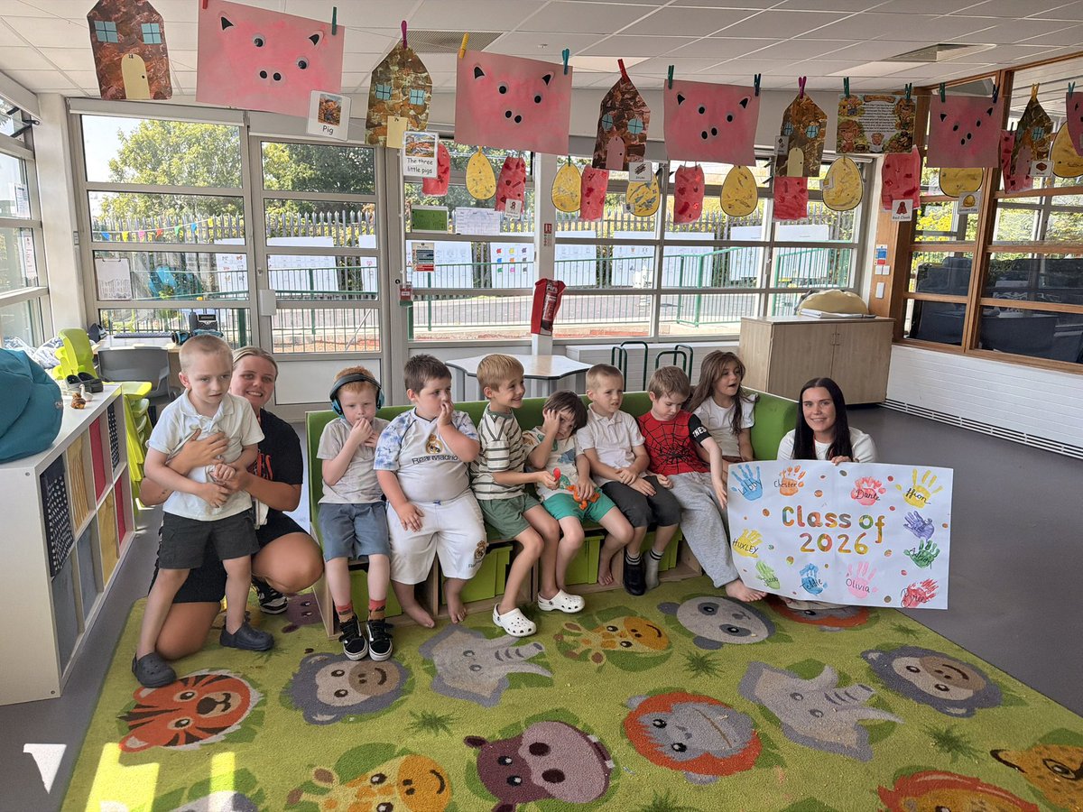 YsgolHenFelin's tweet photo. Our last day in Class 4πWe will miss you all so much. A year full of laughter, love and incredible growth. So proud of every single one of our little stars ππ #YHFClass4 https://t.co/PQJKe2tScc