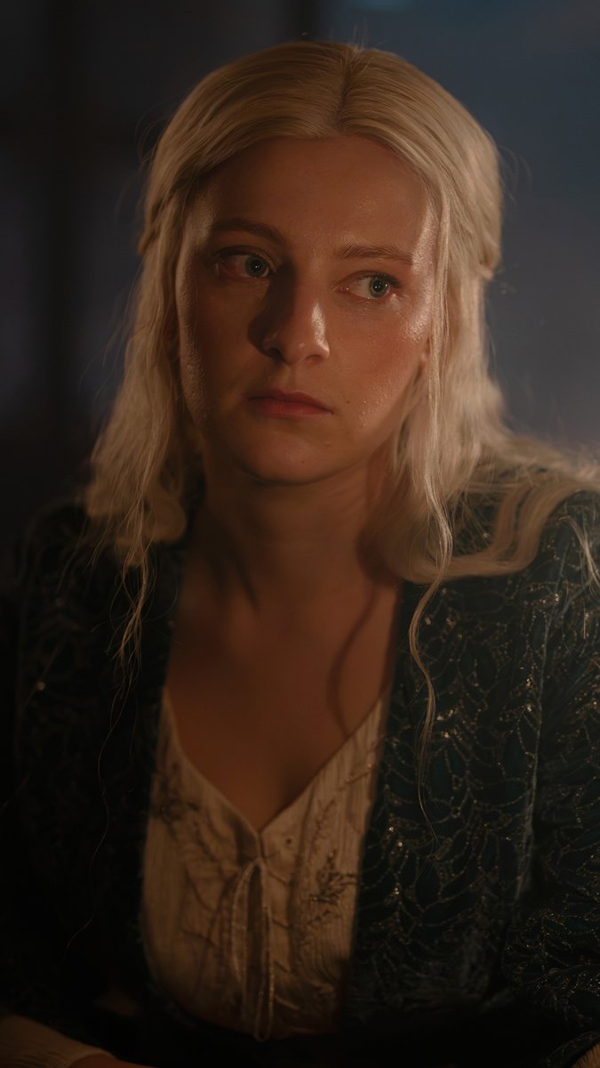 HouseofDragon's tweet photo. Breathe in, breathe out. Open the Calm app and take a break from the chaos with our House of the Dragon immersive mindfulness sessions voiced by the cast: https://t.co/QQtBka6Rcb https://t.co/xuu9hKRqOL