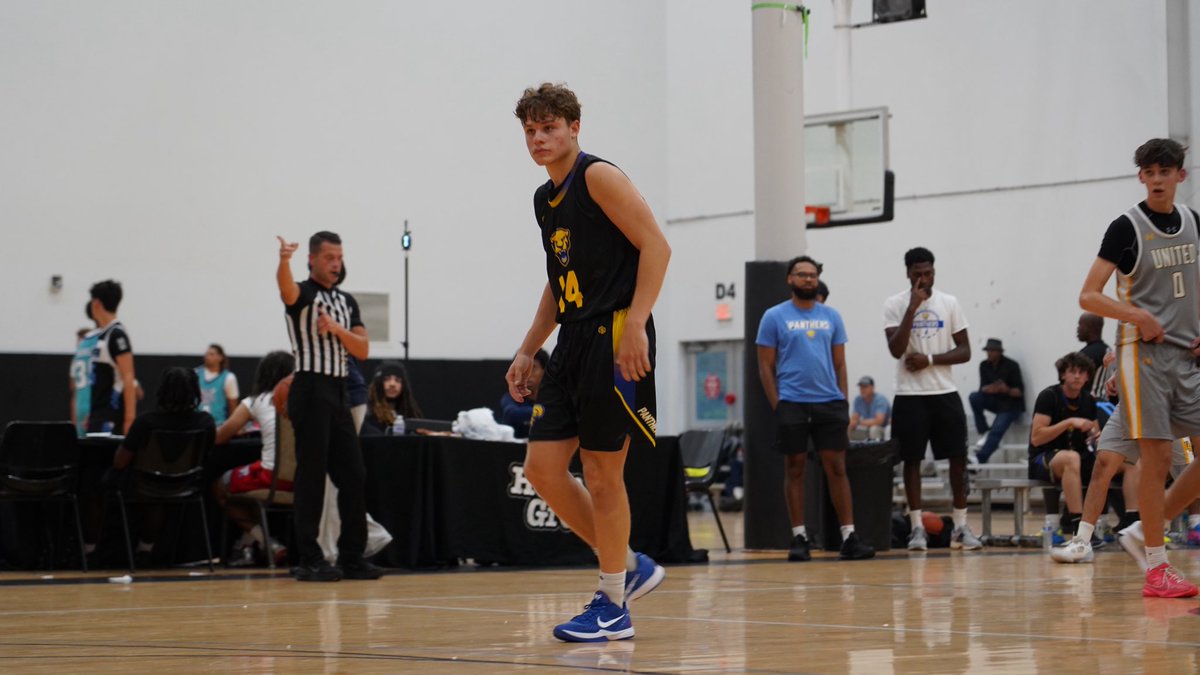 ThePanthersBC's tweet photo. 17U Academic take down Wildcat Select HGSL 67-57, in first game of Pitt Summer Jam Fest. 

'27 @agoldschneider1- 25 pts, 6 ast

'27 @ryanhanley22- 15 pts

'27 @FinnMarrah- 8 pts, 6 reb, 2 ast, 2 stl

'27 @bishopfos3- 4 pts, 5 ast, 2 stl https://t.co/q9VNqbloRL