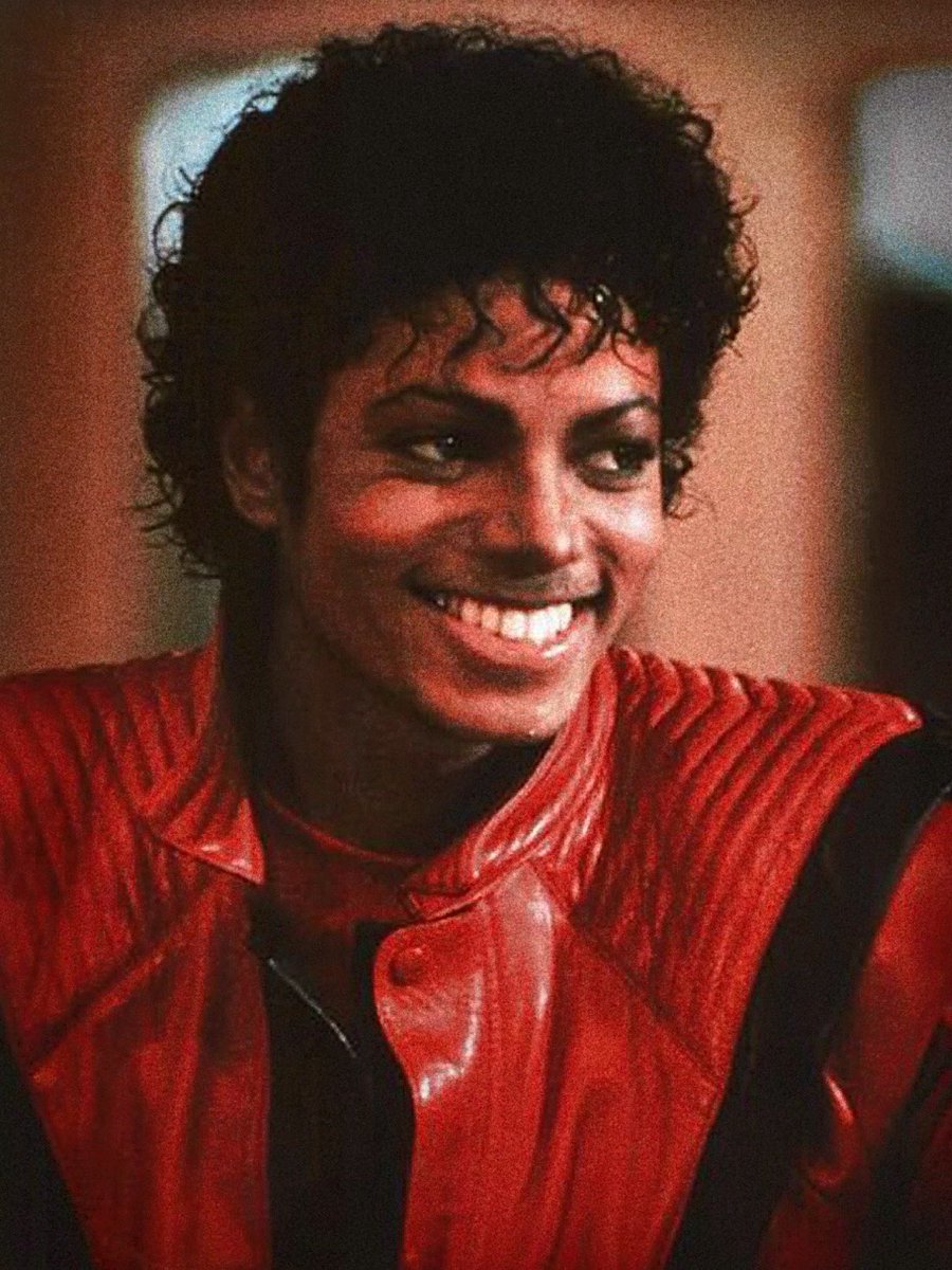 michaelzzip's tweet photo. Michael Jackson, Thriller https://t.co/vmvrmXMC9B