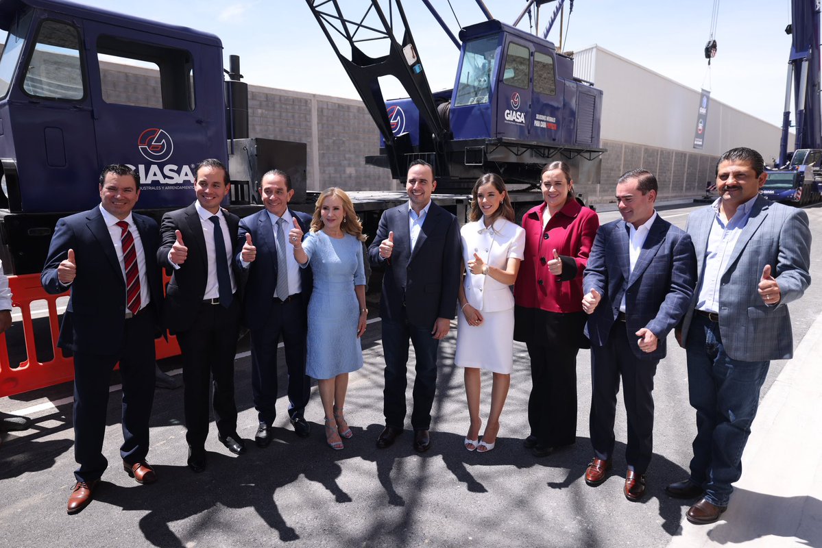 manolojim's tweet photo. Felicidades a la familia Elizalde por esta inversión y por seguir confiando en esta tierra de oportunidades, donde los proyectos se hacen realidad. Reiteramos nuestro compromiso de ser un gran aliado de todo aquel que quiera trabajar, emprender e invertir en #Coahuila #PaDelante #APasosDeGigante (3/3)