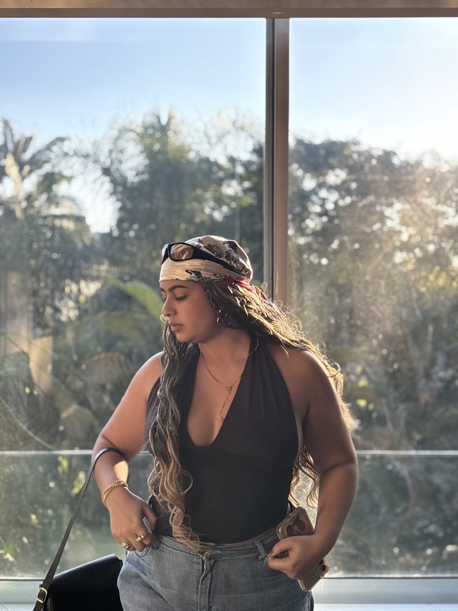 circe011's tweet photo. Ainda nao assimilei tudo o que a música tem me proporcionado! Nunca me permiti sonhar em voz alta em viver da música, mas eles me conhecem melhor do que eu mesma... https://t.co/wQhwTxeaaV