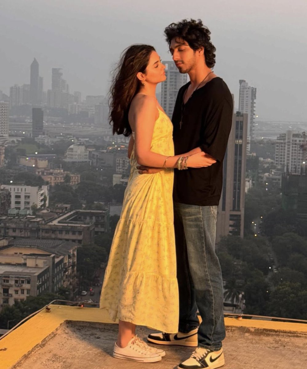 khaanapeenasona's tweet photo. Happy one year of magic, love, warmth and everything special 🩷
Happy Anniversary Saiyaara, KrishVaani and Ahneet 🌟
I love you forever and ever and ever 💫 https://t.co/9ihEGddDqe